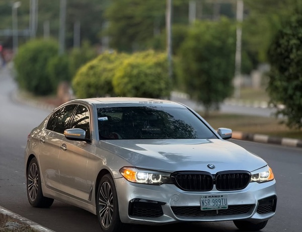  2018 BMW 530i  FOREIGN USED– Clean, Strong & Well Maintained