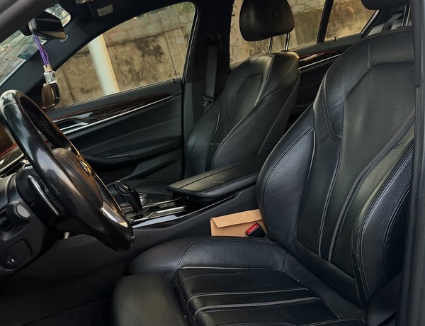  2018 BMW 530i  FOREIGN USED– Clean, Strong & Well Maintained