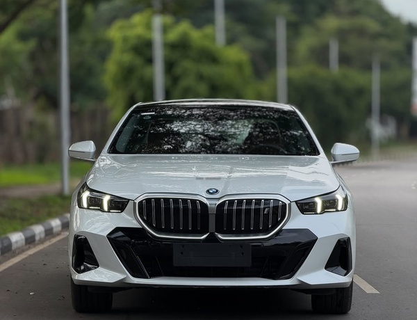 2025 BMW i5 ELECTRIC – FOREIGN USED | NEXT GEN LUXURY EV SEDAN 