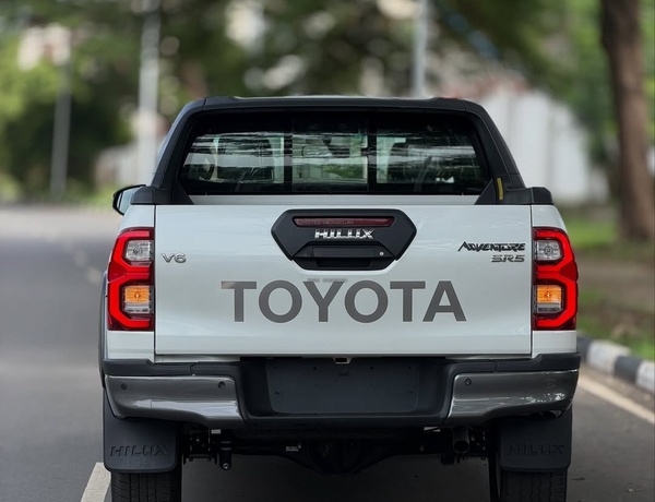 Toyota Hilux SR5 (2026) – Foreign Used In Abuja