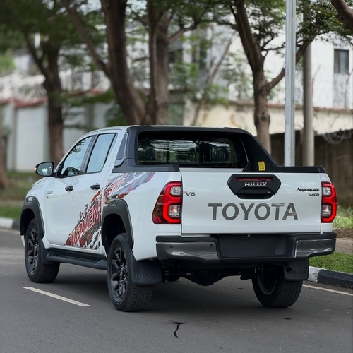Toyota Hilux SR5 (2026) – Foreign Used In Abuja