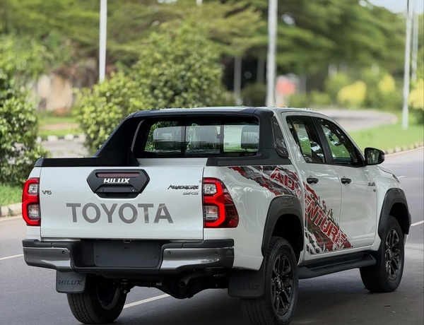 Toyota Hilux SR5 (2026) – Foreign Used In Abuja