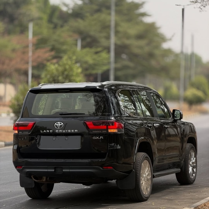 2025 TOYOTA LAND CRUISER GXR  BRAND NEW FOR SALE IN ABUJA image