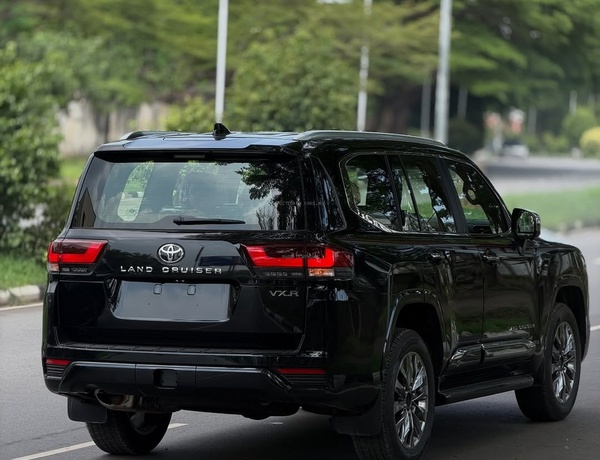  Toyota Land Cruiser (2026)  Brand New – Limited Stock Available
