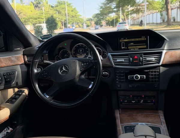 MERCEDES BENZ E350 2012 MODEL FOR SALE IN ABUJA