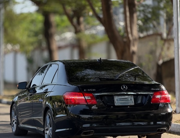 MERCEDES BENZ E350 2012 MODEL FOR SALE IN ABUJA