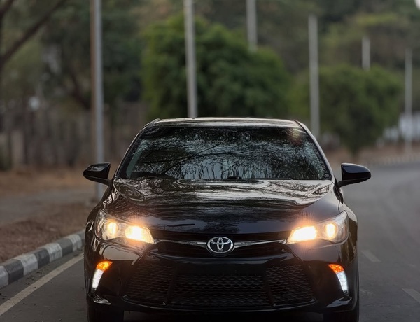 Foreign Used 2017 Toyota Camry XSE for Sale In Abuja