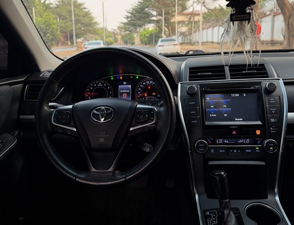 Foreign Used 2017 Toyota Camry XSE for Sale In Abuja