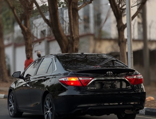 Foreign Used 2017 Toyota Camry XSE for Sale In Abuja