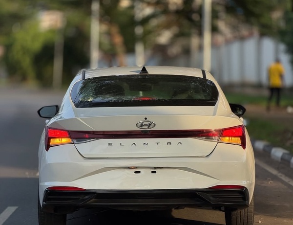 2022 HYUNDAI ELANTRA GT – FOREIGN USED | SPORT HATCHBACK