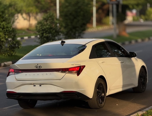 2022 HYUNDAI ELANTRA GT – FOREIGN USED | SPORT HATCHBACK