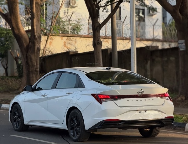 2022 HYUNDAI ELANTRA GT – FOREIGN USED | SPORT HATCHBACK