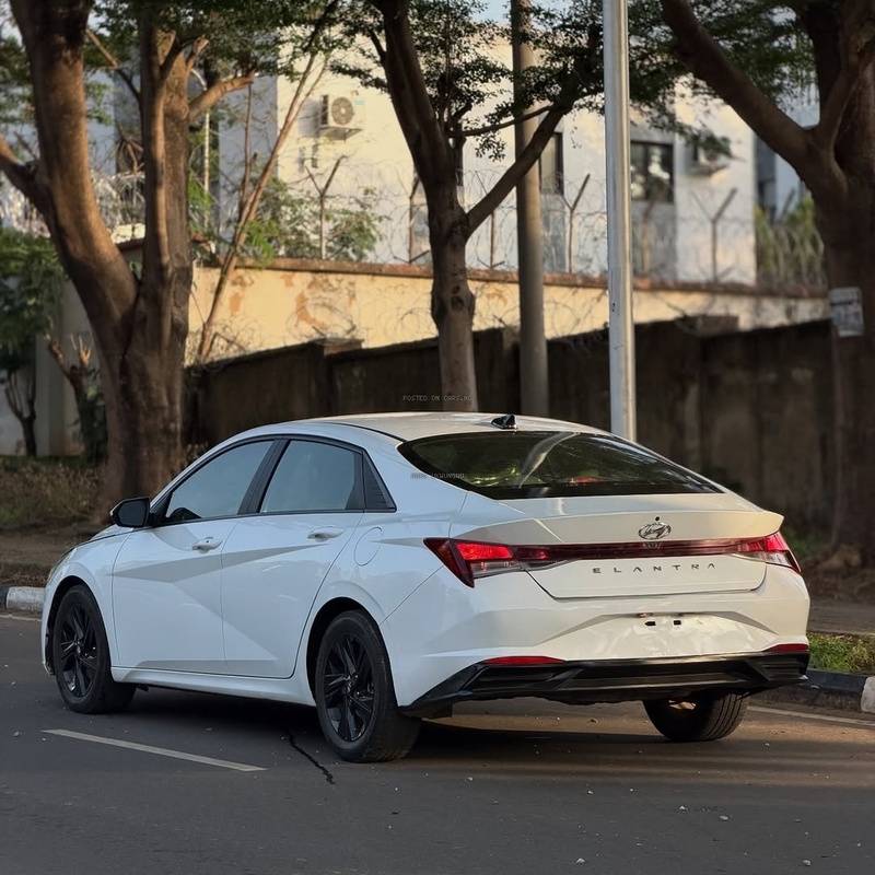 2022 HYUNDAI ELANTRA GT – FOREIGN USED | SPORT HATCHBACK image
