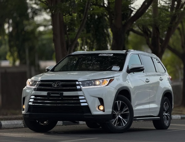 2016 TOYOTA HIGHLANDER XLE – FOREIGN USED – Luxury Family SUV, No Fault