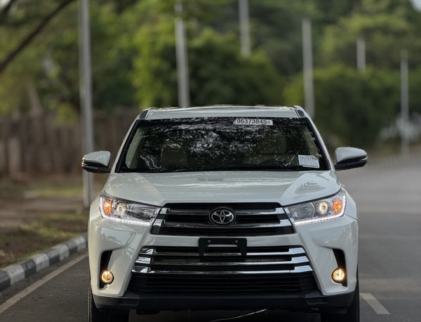 2016 TOYOTA HIGHLANDER XLE – FOREIGN USED – Luxury Family SUV, No Fault