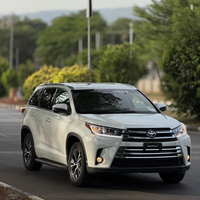 2016 TOYOTA HIGHLANDER XLE – FOREIGN USED – Luxury Family SUV, No Fault image