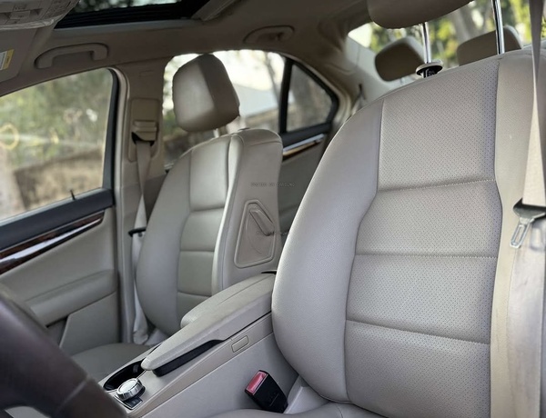 Foreign Used Mercedes Benz C300 2013 model For sale in Abuja