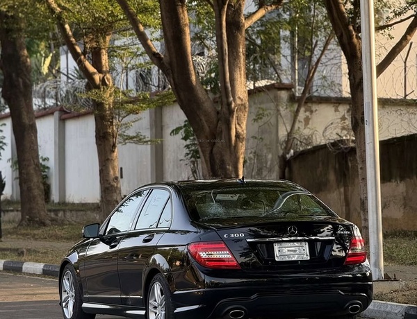 Foreign Used Mercedes Benz C300 2013 model For sale in Abuja