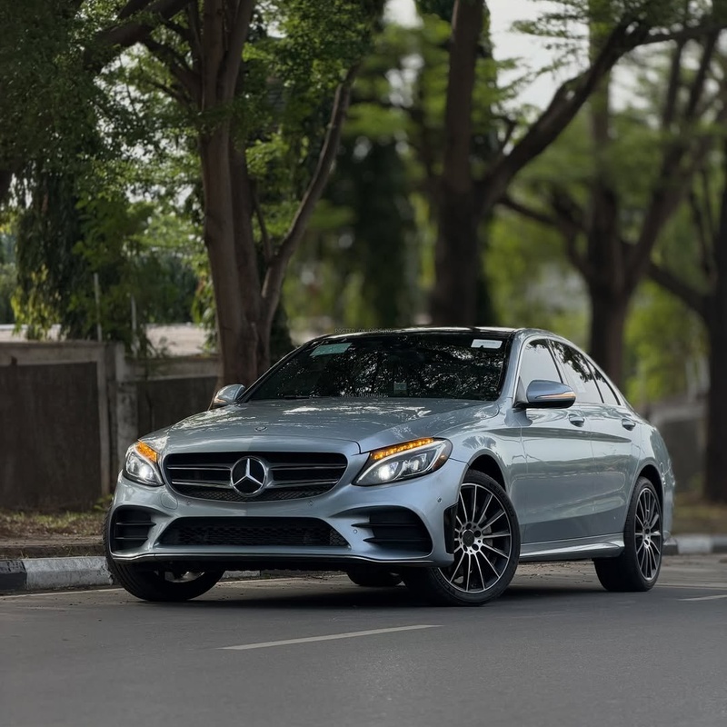 2012 MERCEDES-BENZ C300  FOREIGN USED, Very Sharp image
