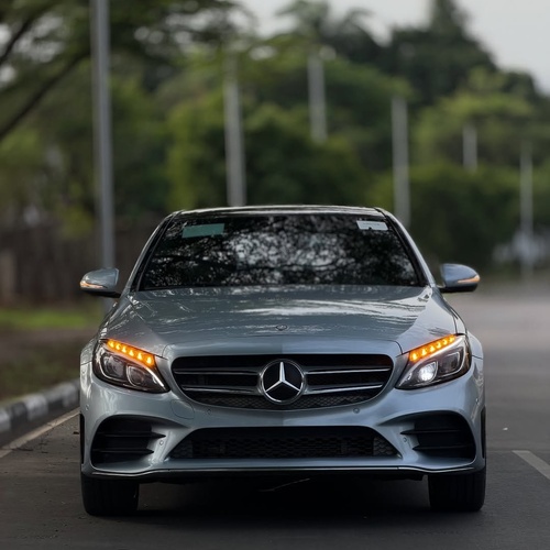 2012 MERCEDES-BENZ C300  FOREIGN USED, Very Sharp