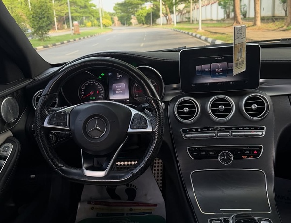 2012 MERCEDES-BENZ C300  FOREIGN USED, Very Sharp
