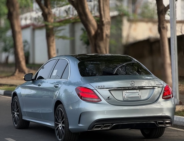 2012 MERCEDES-BENZ C300  FOREIGN USED, Very Sharp