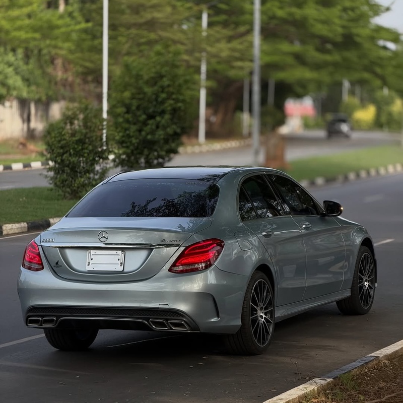 2012 MERCEDES-BENZ C300  FOREIGN USED, Very Sharp image