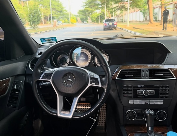 2012 MERCEDES-BENZ C300  FOREIGN USED – Premium Comfort Sedan