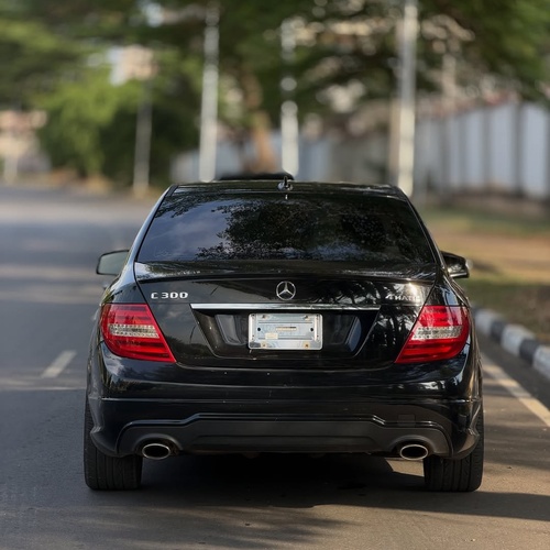 2012 MERCEDES-BENZ C300  FOREIGN USED – Premium Comfort Sedan