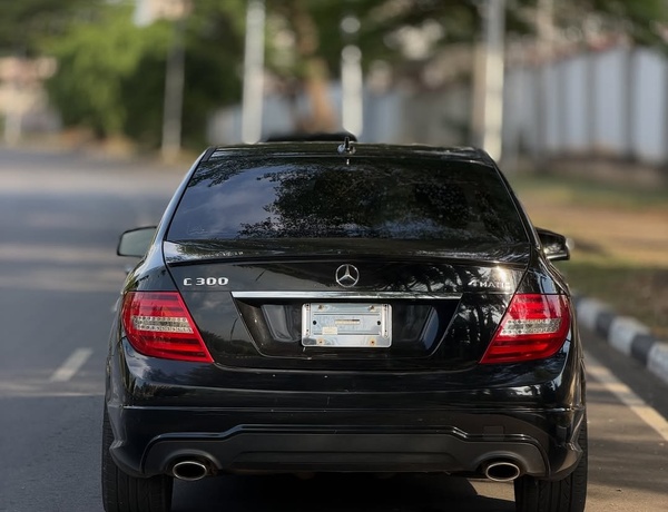 2012 MERCEDES-BENZ C300  FOREIGN USED – Premium Comfort Sedan