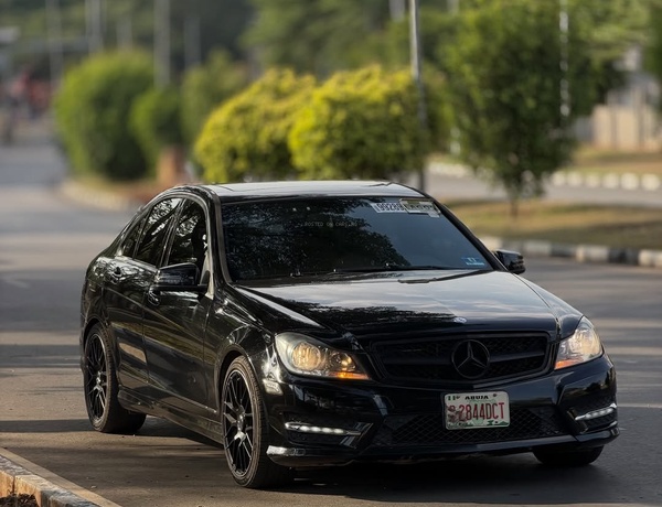 2012 MERCEDES-BENZ C300  FOREIGN USED – Premium Comfort Sedan