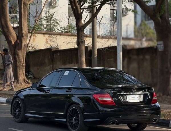 2012 MERCEDES-BENZ C300  FOREIGN USED – Premium Comfort Sedan