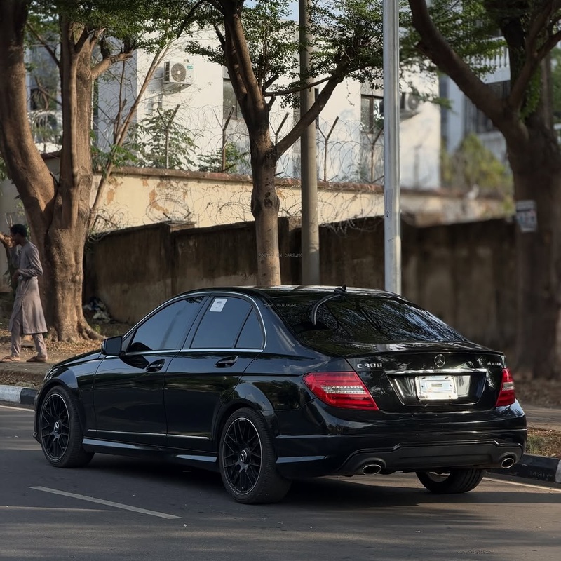 2012 MERCEDES-BENZ C300  FOREIGN USED – Premium Comfort Sedan image