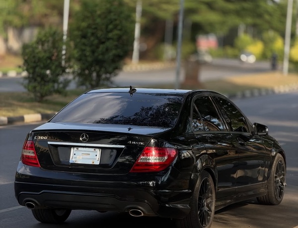 2012 MERCEDES-BENZ C300  FOREIGN USED – Premium Comfort Sedan