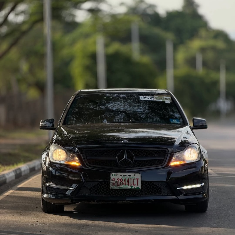 2012 MERCEDES-BENZ C300  FOREIGN USED – Premium Comfort Sedan image