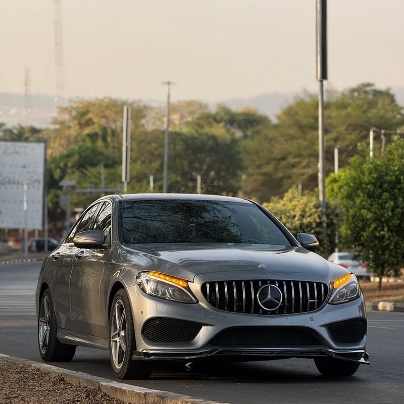 Foreign Used Mercedes-Benz C400  2015 Model for Sale In Abuja image