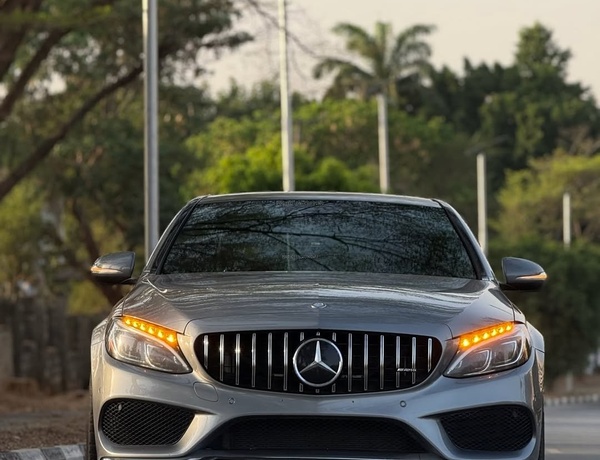 Foreign Used Mercedes-Benz C400  2015 Model for Sale In Abuja