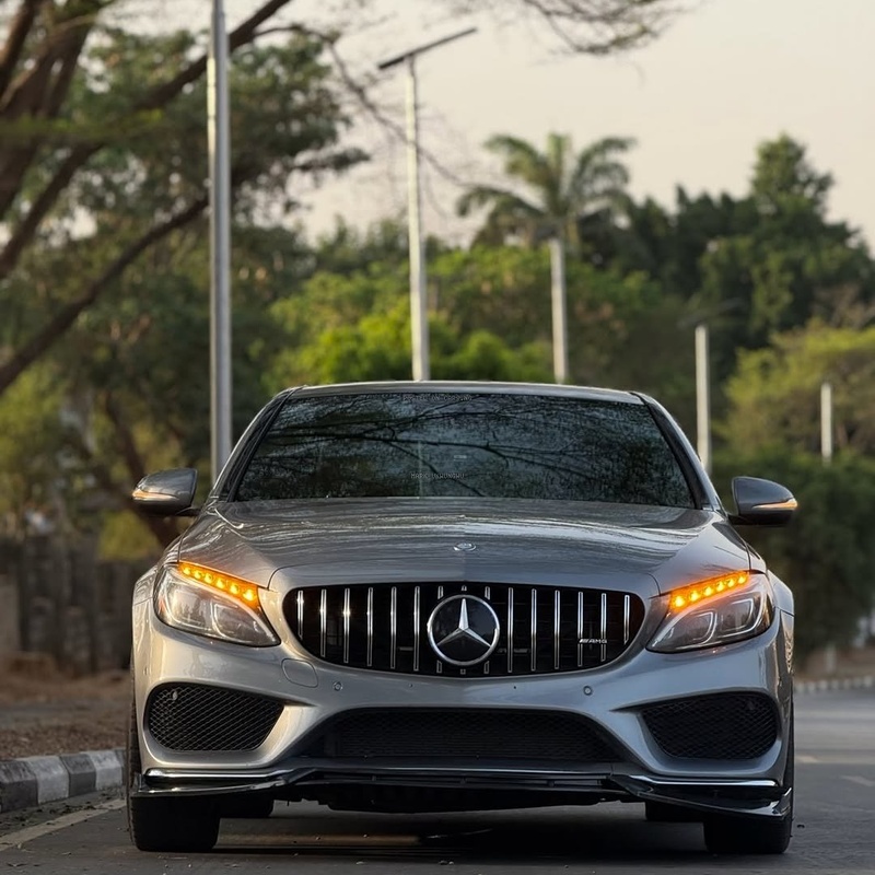 Foreign Used Mercedes-Benz C400  2015 Model for Sale In Abuja image