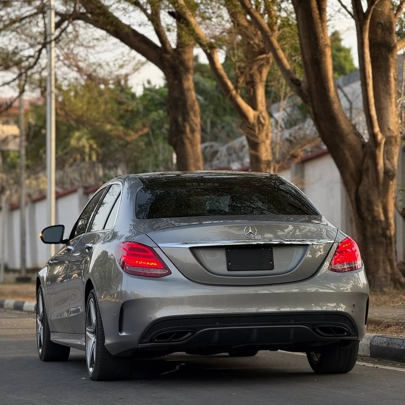 Foreign Used Mercedes-Benz C400  2015 Model for Sale In Abuja image