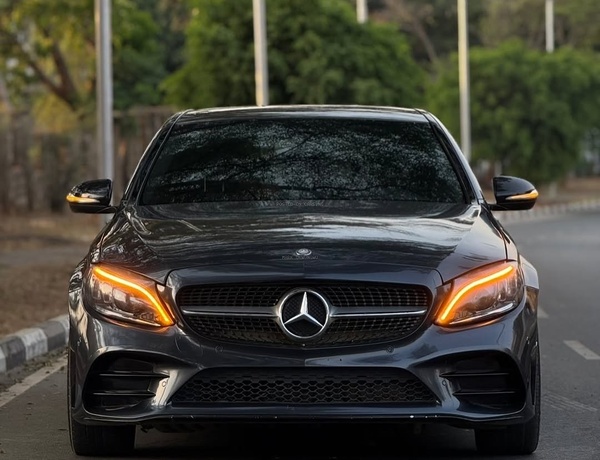 Extremely Super Clean Mercedes Benz C400 2015 for Sale In Abuja