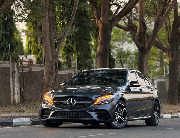 Extremely Super Clean Mercedes Benz C400 2015 for Sale In Abuja