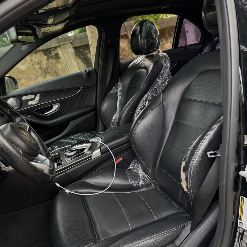 Mercedes-Benz C400 (2015)  Foreign Used 🚗 Luxury, Speed & Smooth Driving Experience image