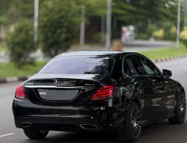 Mercedes-Benz C400 (2015)  Foreign Used 🚗 Luxury, Speed & Smooth Driving Experience