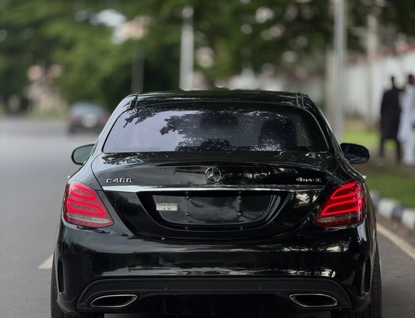 Mercedes-Benz C400 (2015)  Foreign Used 🚗 Luxury, Speed & Smooth Driving Experience