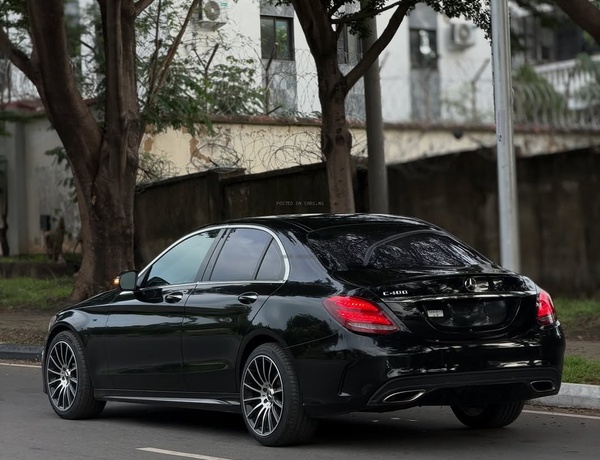 Mercedes-Benz C400 (2015)  Foreign Used 🚗 Luxury, Speed & Smooth Driving Experience