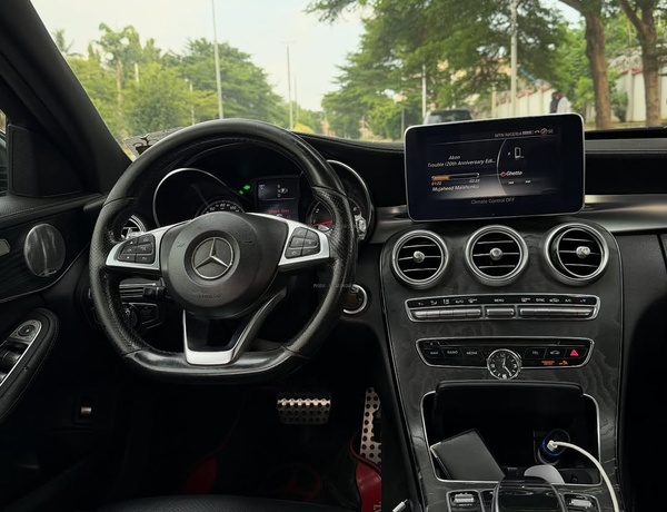 Mercedes-Benz C400 (2015)  Foreign Used 🚗 Luxury, Speed & Smooth Driving Experience