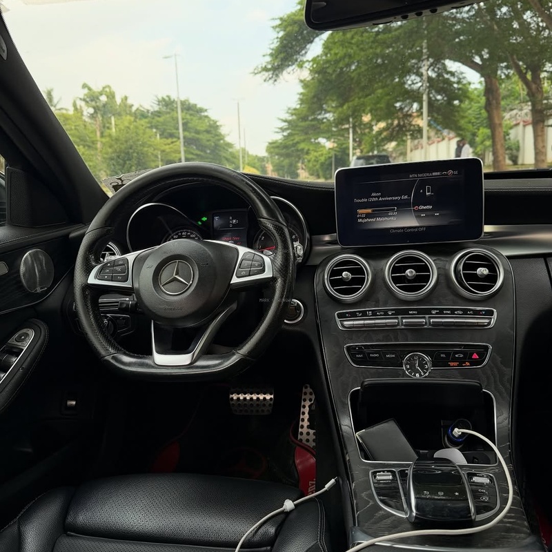 Mercedes-Benz C400 (2015)  Foreign Used 🚗 Luxury, Speed & Smooth Driving Experience image
