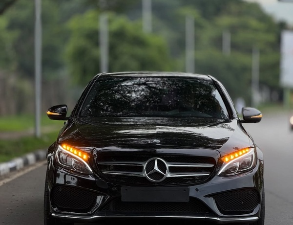 Mercedes-Benz C43 AMG (2017) – Foreign Used  Twin-Turbo Performance, Smooth Ride