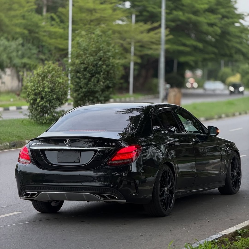 Mercedes-Benz C43 AMG (2017) – Foreign Used  Twin-Turbo Performance, Smooth Ride image