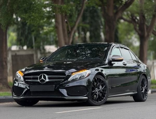 Mercedes-Benz C43 AMG (2017) – Foreign Used  Twin-Turbo Performance, Smooth Ride
